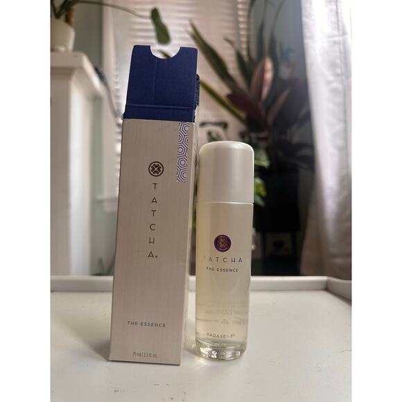 Tatcha BUNDLE includes essence and Tatcha kissu hydrating & plumping lip mask - Picture 7 of 7